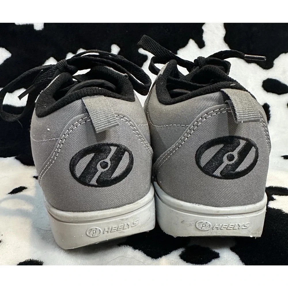 Heelys‎ Kids' Pro 20 LG Skate Sneaker Size 4 - Grey/Black
